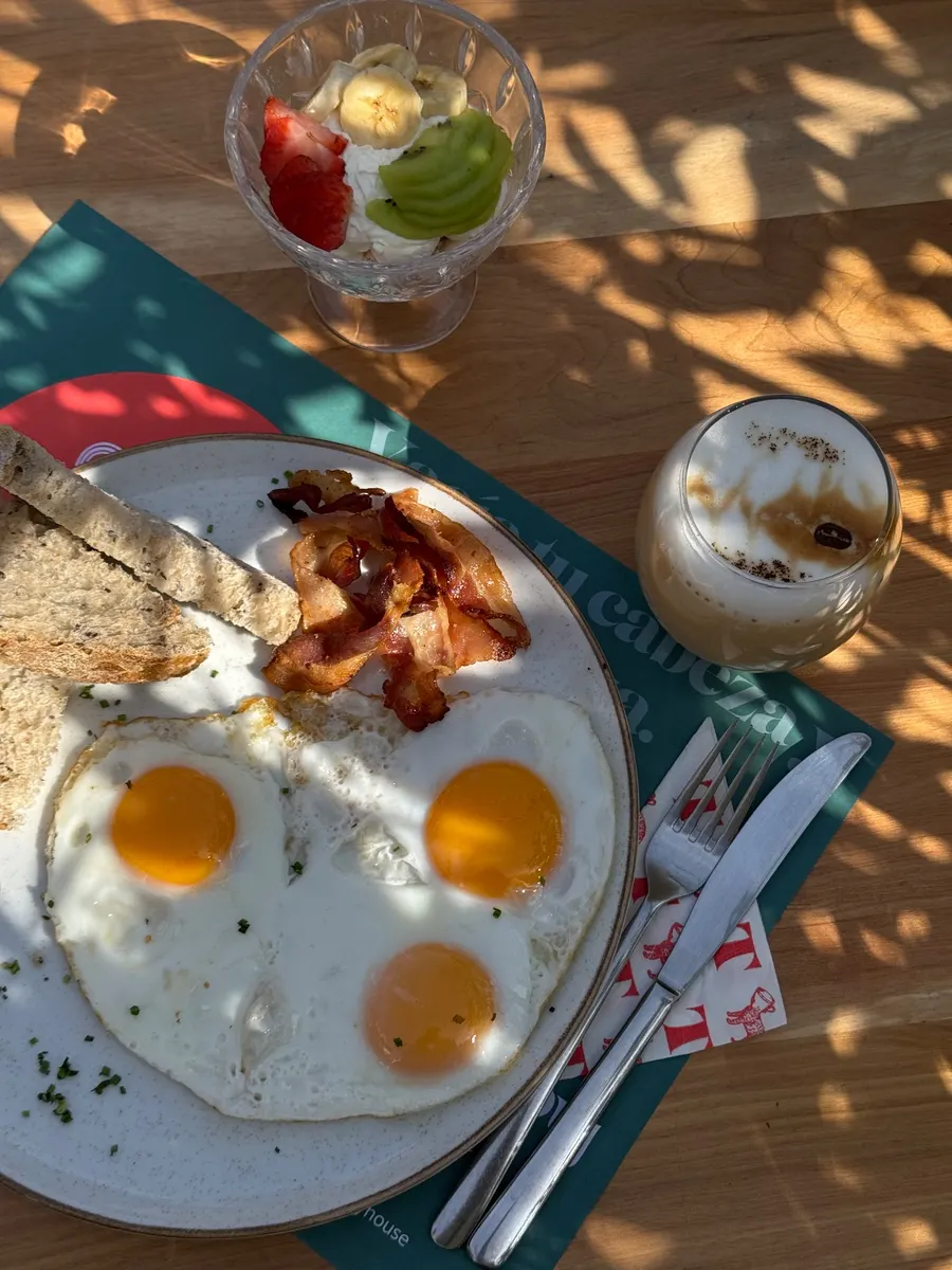 Desayuno H y T