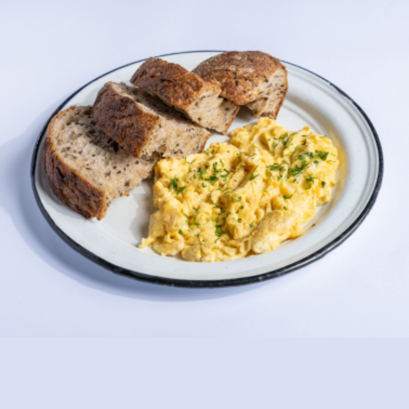 3 huevos de campo revueltos 